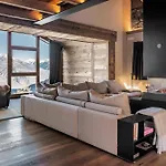 Hellochalet Les Fleurs - Scenic Alpine Escape 70 Metres From The Cable Car *