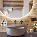 Chalet Hellochalet Les Fleurs - Scenic Alpine Escape 70 Metres From The Cable Car Gressan