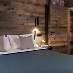 Hellochalet Les Fleurs - Scenic Alpine Escape 70 Metres From The Cable Car Chalet *