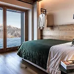Hellochalet Les Fleurs - Scenic Alpine Escape 70 Metres From The Cable Car