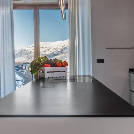 Hellochalet Les Fleurs - Scenic Alpine Escape 70 Metres From The Cable Car Σαλέ