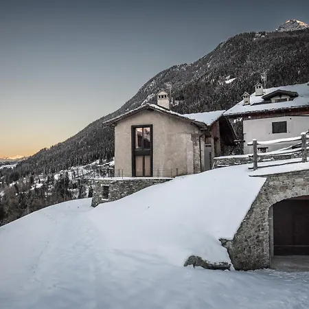 Domek alpejski Hellochalet Les Fleurs - Scenic Alpine Escape 70 Metres From The Cable Car Gressan