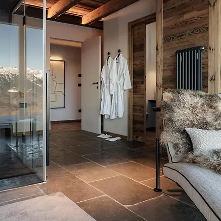 Hellochalet Les Fleurs - Scenic Alpine Escape 70 Metres From The Cable Car *