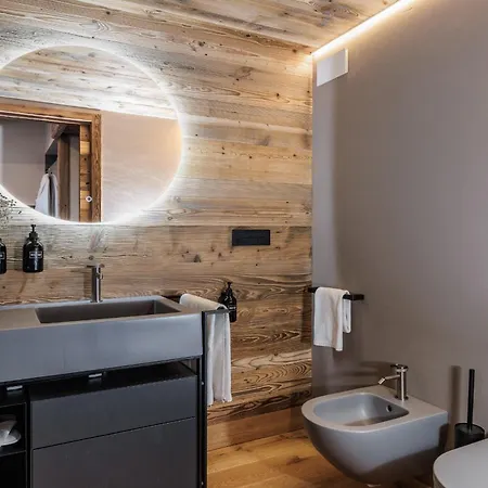 Hellochalet Les Fleurs - Scenic Alpine Escape 70 Metres From The Cable Car *