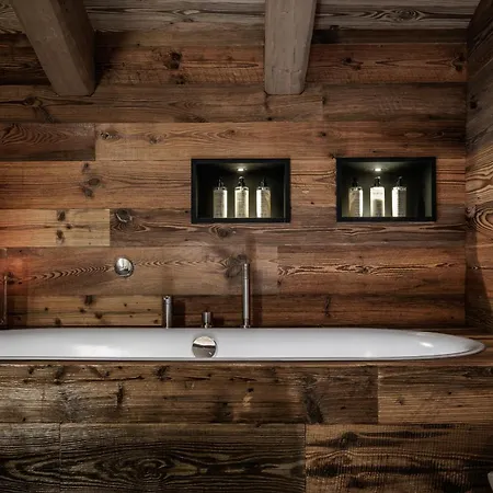 Domek alpejski Hellochalet Les Fleurs - Scenic Alpine Escape 70 Metres From The Cable Car *