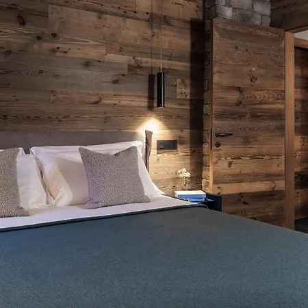 Hellochalet Les Fleurs - Scenic Alpine Escape 70 Metres From The Cable Car 샬레 *