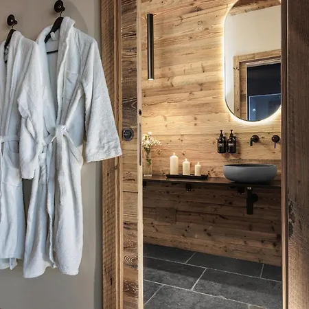 Hellochalet Les Fleurs - Scenic Alpine Escape 70 Metres From The Cable Car