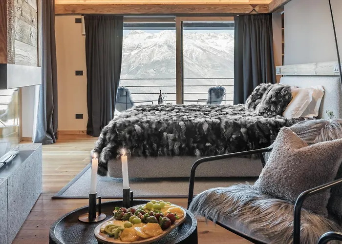 Hellochalet Les Fleurs - Scenic Alpine Escape 70 Metres From The Cable Car 샬레 *