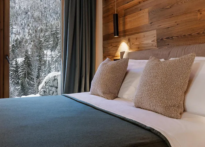 Hellochalet Les Fleurs - Scenic Alpine Escape 70 Metres From The Cable Car 샬레