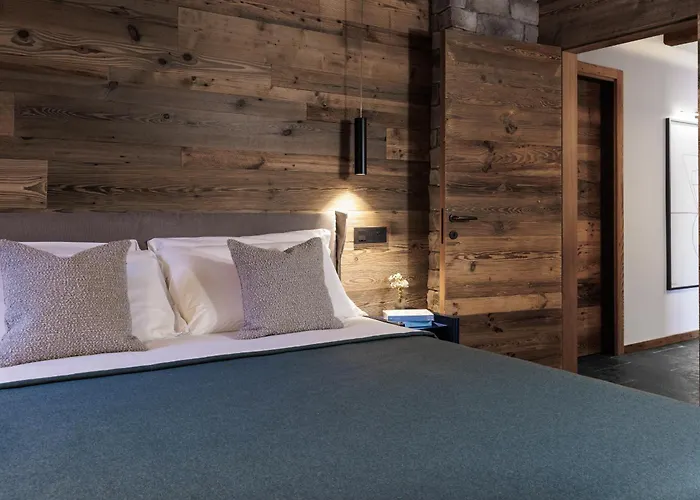 Hellochalet Les Fleurs - Scenic Alpine Escape 70 Metres From The Cable Car 샬레 *