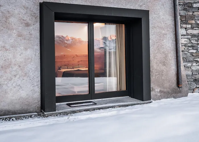 Hellochalet Les Fleurs - Scenic Alpine Escape 70 Metres From The Cable Car *