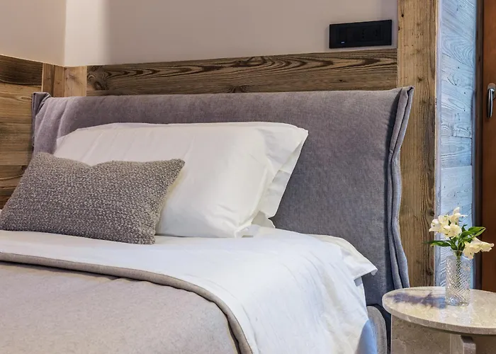 Hellochalet Les Fleurs - Scenic Alpine Escape 70 Metres From The Cable Car 샬레